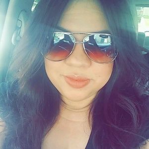 Meet your Posher, Shirley